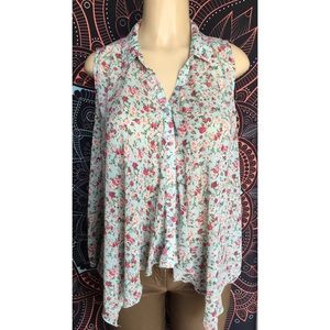 Flower print sleeveless button down blouse
